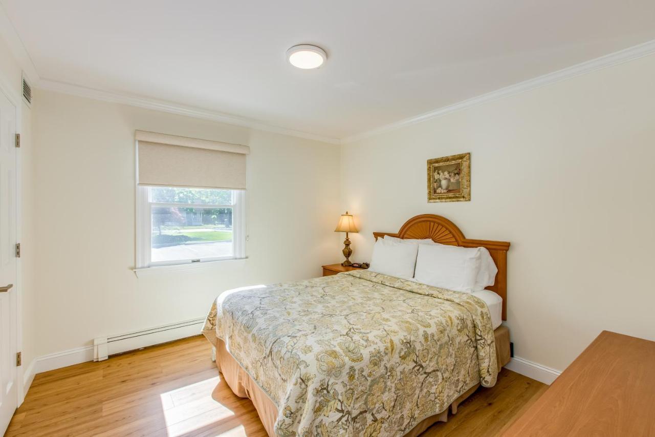 Colonial Shores Resort 햄프턴베이 외부 사진